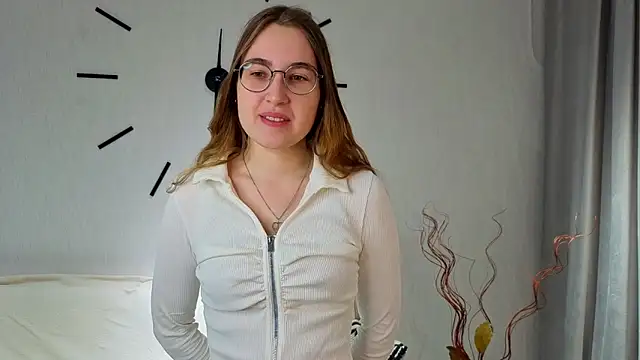 DebbraBickler online show from November 2025 06:19:02 PM