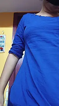 SameeraReddy19 online show from May 2026 10:23:02 AM