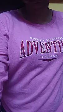 SameeraReddy19 online show from February 2026 02:43:02 AM