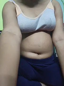 SameeraReddy19 online show from February 2026 01:01:01 PM