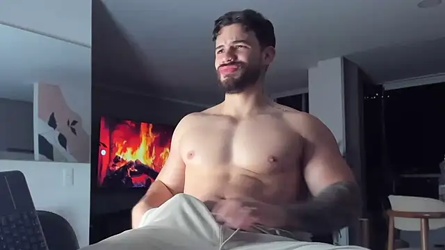 Valenthino Salvatore online show from April 2026 03:35:01 AM