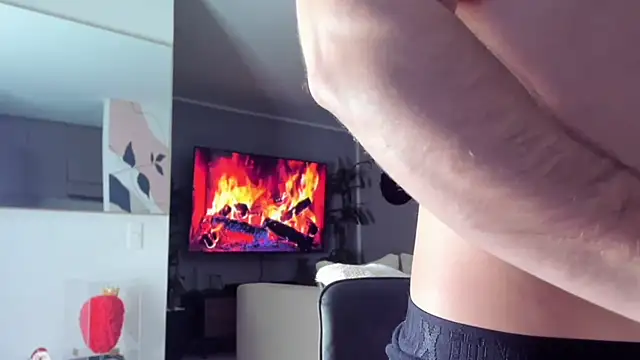 Valenthino Salvatore online show from April 2026 03:13:01 AM