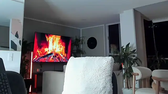 Valenthino Salvatore online show from March 2026 03:44:02 AM