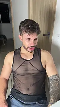 Snapshot of Valenthino_Salvatore chatting on November 2025 03:51:04 AM Valenthino Salvatore online show from November 2025 03:51:04 AM