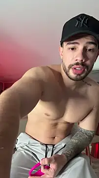 Valenthino Salvatore online show from December 2025 04:26:02 AM