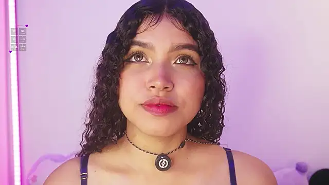 EloiseSweetxx online show from April 2026 12:31:01 PM