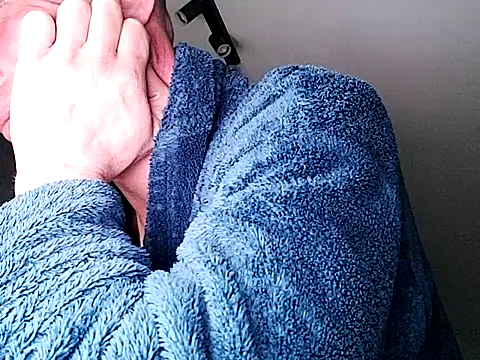 hamstiboy55 online show from April 2026 07:42:01 PM