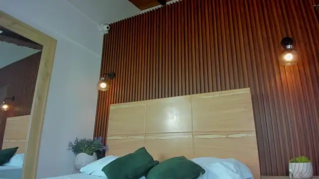 zully28  online show from November 2025 12:16:01 PM