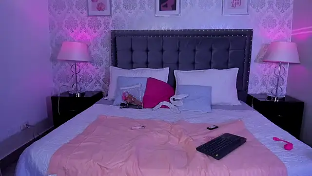 Snapshot of Evabellee chatting on November 2025 02:17:02 PM Evabellee online show from November 2025 02:17:02 PM