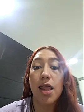 Eveeelyn25 online show from December 2025 11:20:01 PM