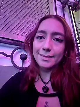 Eveeelyn25 online show from December 2025 02:03:02 AM