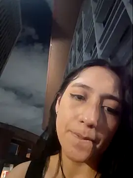 Eveeelyn25 online show from June 2026 01:15:01 AM