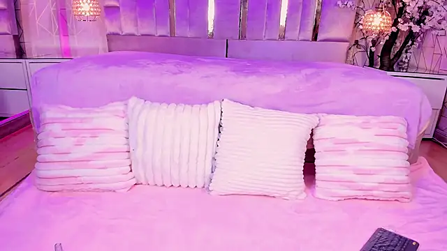 Naomistart online show from March 2026 05:14:01 AM