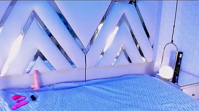 Snapshot of Violetbellarose1 chatting on December 2025 08:01:01 PM Violetbellarose1 online show from December 2025 08:01:01 PM