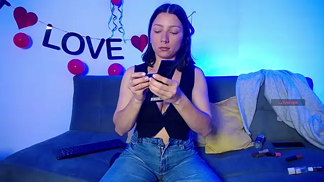 sansa stark love online show from February 2026 09:28:02 PM