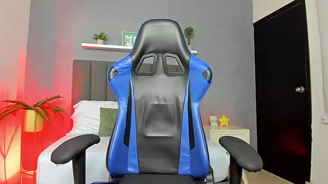 lindaa natashaa  online show from December 2025 02:12:02 AM