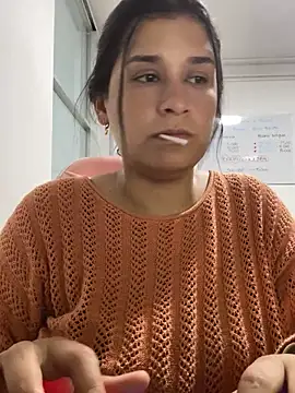 Snapshot of ArinaFoxx chatting on November 2025 04:55:01 AM ArinaFoxx online show from November 2025 04:55:01 AM