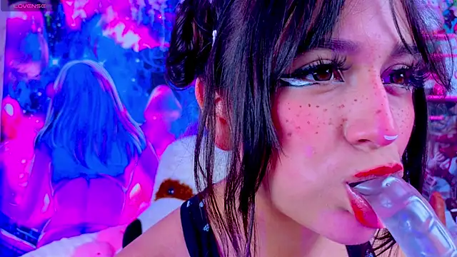 kitty niki online show from December 2025 08:35:02 PM