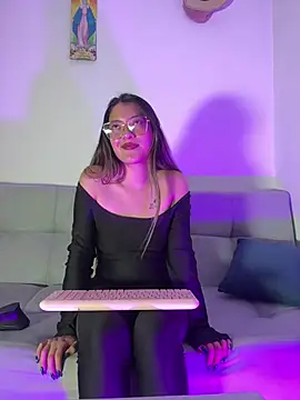 hanna  jones7 online show from January 2026 10:13:02 PM