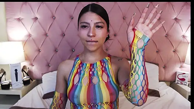 Hillary Thomson online show from November 2025 03:12:02 PM