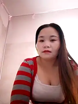 One-two22 online show from December 2025 09:38:02 PM