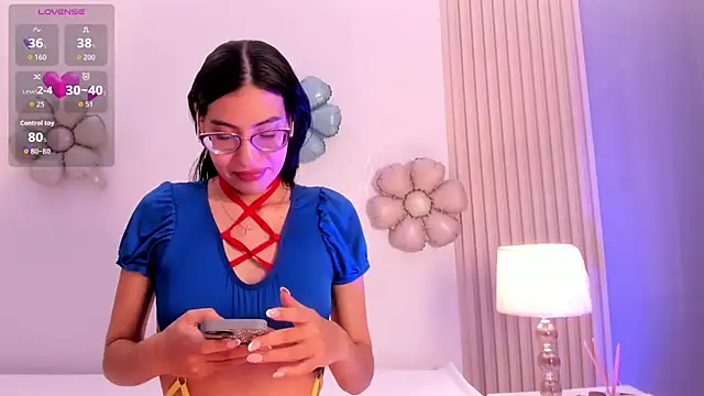 Snapshot of VanessaBoch chatting on May 2026 07:28:02 PM VanessaBoch online show from May 2026 07:28:02 PM