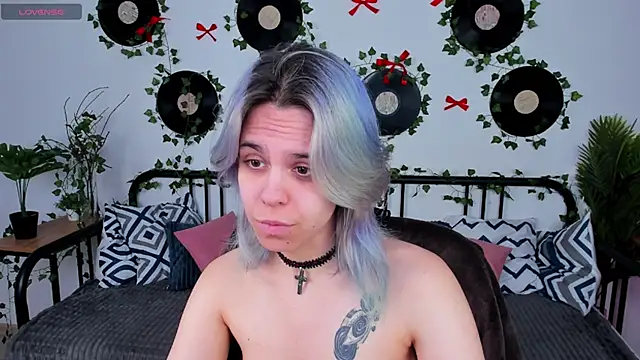 LiraBelle online show from April 2026 03:10:02 AM