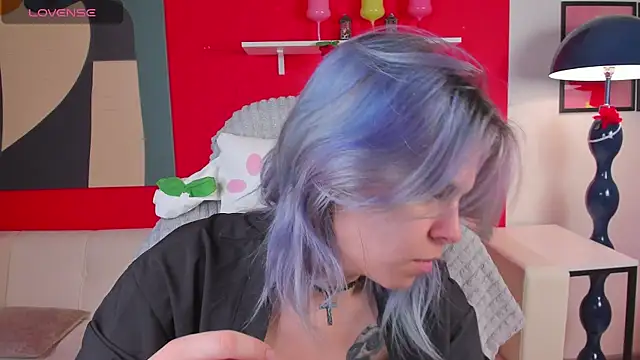 LiraBelle online show from April 2026 03:02:01 AM