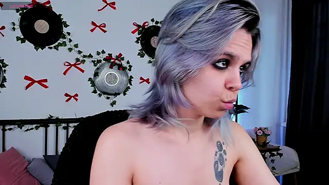 LiraBelle online show from April 2026 07:45:01 AM