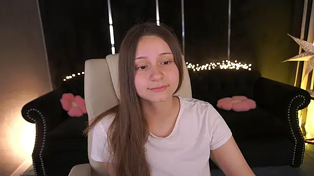 TinyNatalie online show from May 2026 08:51:01 PM