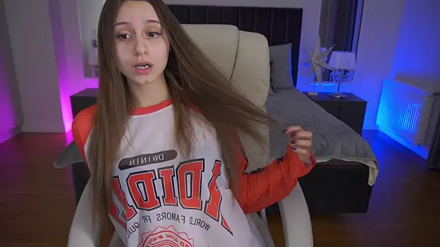 Snapshot of TinyNatalie chatting on February 2026 03:26:02 AM TinyNatalie online show from February 2026 03:26:02 AM