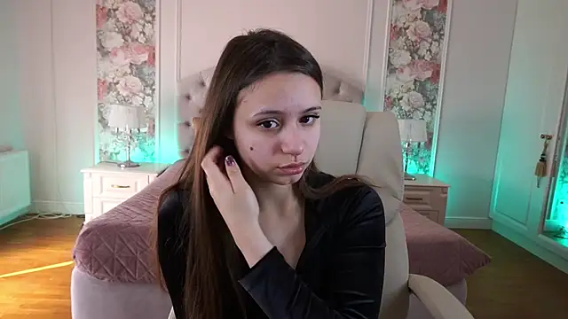 TinyNatalie online show from April 2026 07:46:01 AM