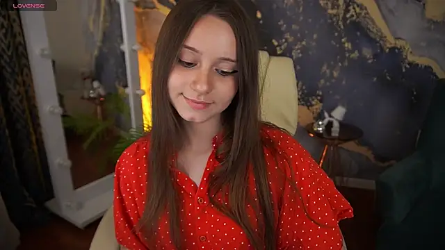 TinyNatalie online show from May 2026 08:04:01 PM