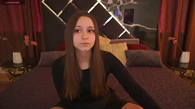 TinyNatalie online show from April 2026 01:07:01 PM