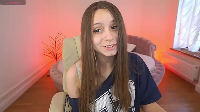 TinyNatalie online show from April 2026 06:43:01 AM