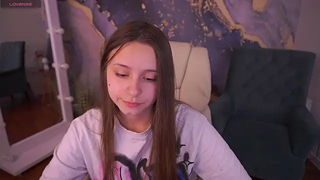 TinyNatalie online show from May 2026 01:27:01 PM