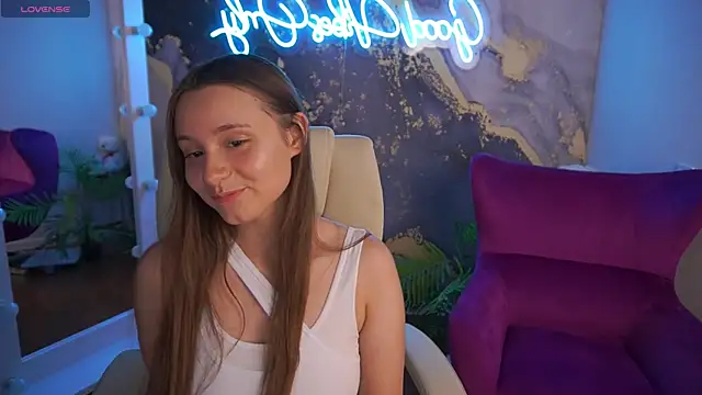 Snapshot of TinyNatalie chatting on July 2026 08:12:02 PM TinyNatalie online show from July 2026 08:12:02 PM
