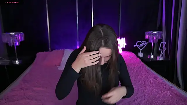 TinyNatalie online show from December 2025 03:47:01 PM