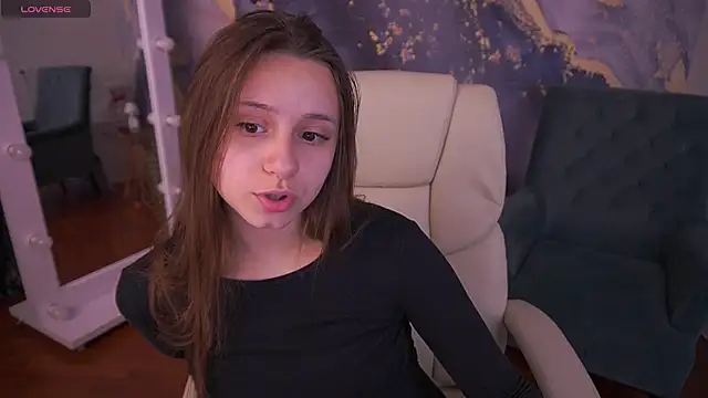 TinyNatalie online show from May 2026 06:07:02 AM
