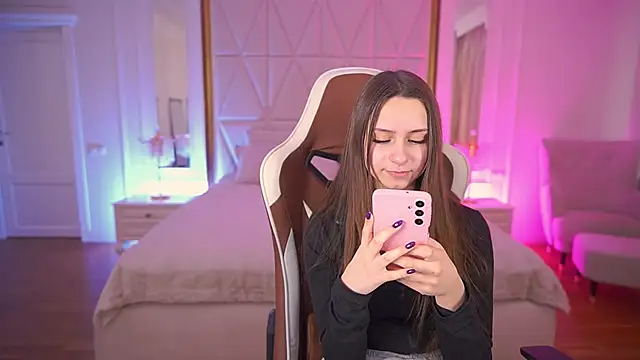 Snapshot of TinyNatalie chatting on February 2026 08:03:01 AM TinyNatalie online show from February 2026 08:03:01 AM