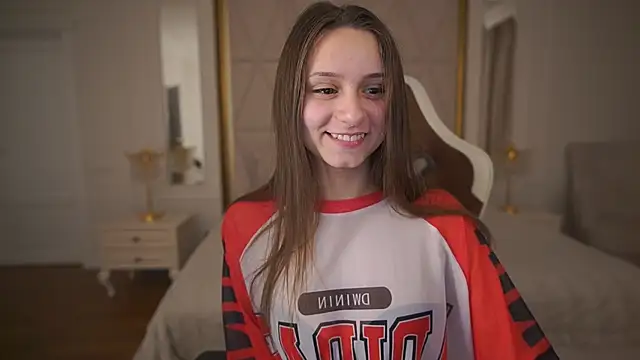 Snapshot of TinyNatalie chatting on February 2026 11:45:01 PM TinyNatalie online show from February 2026 11:45:01 PM