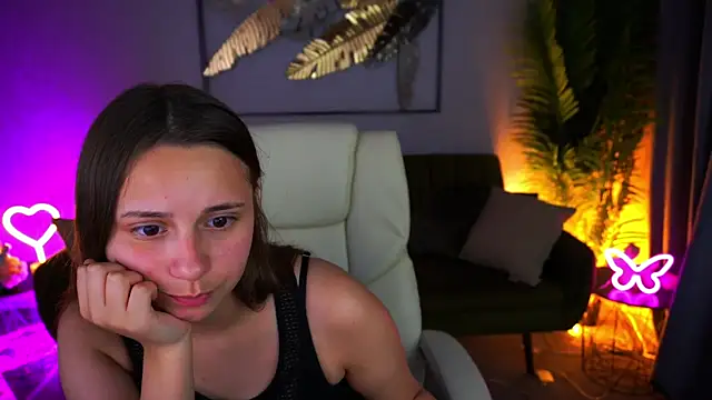 Snapshot of TinyNatalie chatting on July 2026 08:05:02 PM TinyNatalie online show from July 2026 08:05:02 PM