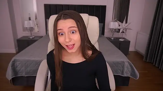 TinyNatalie online show from December 2025 02:39:02 AM