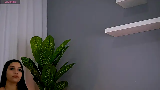 Snapshot of VanessaSinX chatting on December 2025 08:28:02 PM VanessaSinX online show from December 2025 08:28:02 PM