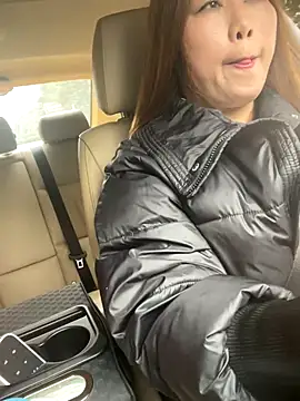 Xiaomili8 online show from December 2025 04:24:01 AM