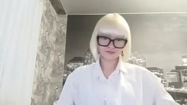 Snapshot of ElenoreVogtman chatting on November 2025 06:25:02 AM ElenoreVogtman online show from November 2025 06:25:02 AM