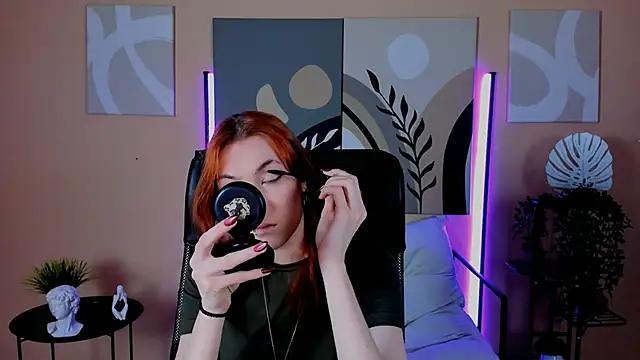 Snapshot of SierraHarper chatting on December 2025 07:31:02 AM SierraHarper online show from December 2025 07:31:02 AM