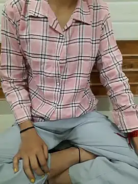 Snapshot of Alli8900 chatting on November 2025 07:19:01 AM Alli8900 online show from November 2025 07:19:01 AM