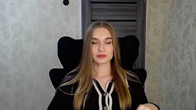 AnyaSmack online show from December 2025 05:05:01 PM