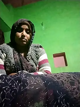 Snapshot of Pooja_hote chatting on November 2025 04:07:01 PM Pooja hote online show from November 2025 04:07:01 PM